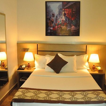 Moz One Executive Guest Rooms Agadez Mobushipe Eksteriør billede