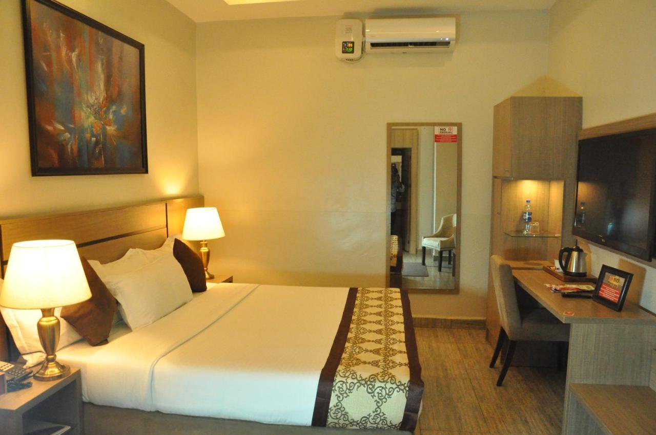 Moz One Executive Guest Rooms Agadez Mobushipe Eksteriør billede