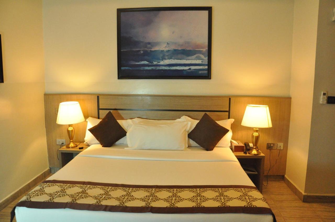 Moz One Executive Guest Rooms Agadez Mobushipe Eksteriør billede