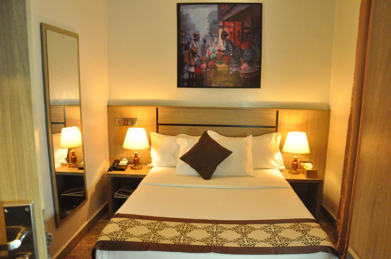 Moz One Executive Guest Rooms Agadez Mobushipe Eksteriør billede